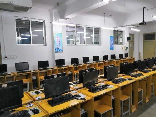 計(jì)算機(jī)應(yīng)用技術(shù) 以科技改變未來(lái)，用技術(shù)服務(wù)生活